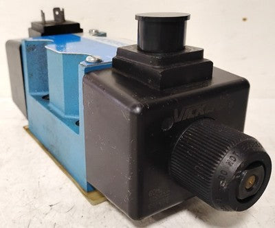 Vickers DG4V-5-2N-M-U-EK6-20 115 V Hydraulic Directional Control Valve