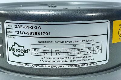 Dwyer DAF-31-2-3A Mercoid 120/240/440 V AC/DC 10 A Bourbon Tube Pressure Switch