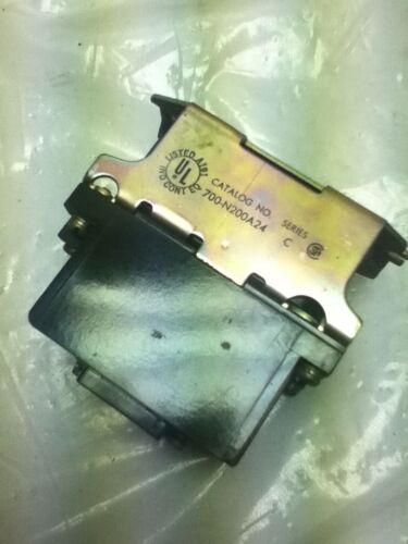 Allen-Bradley 700-N200A24 SERIES C CONTROL RELAY