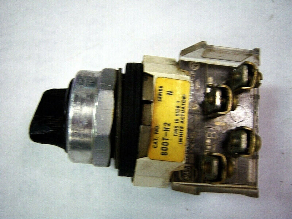 Allen-Bradley 800T-H2A 2 Position Maintained Rotary Knob Selector Switch