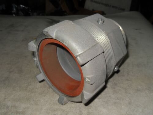 1 Thomas & Betts 10554 Jacketed Armor Cable Connector