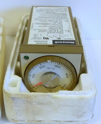 Honeywell AV301AB134 120 V AC 50/60 Hz Temperature Controller