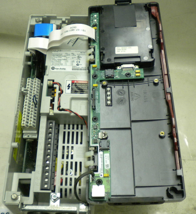 Allen-Bradley Power Flex 700 20BD2P1A3AYNANC0 480VAC 3PH 2.1A