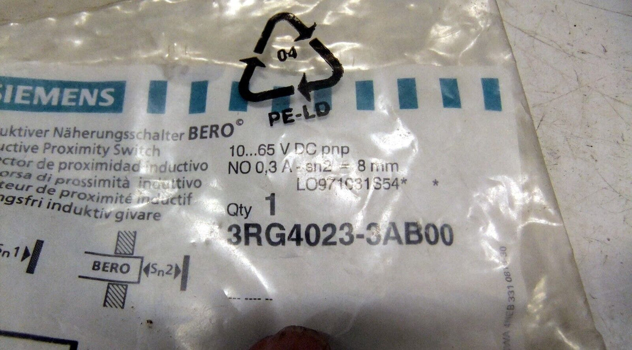 Siemens 3RG4023-3AB00 Proximity Switch