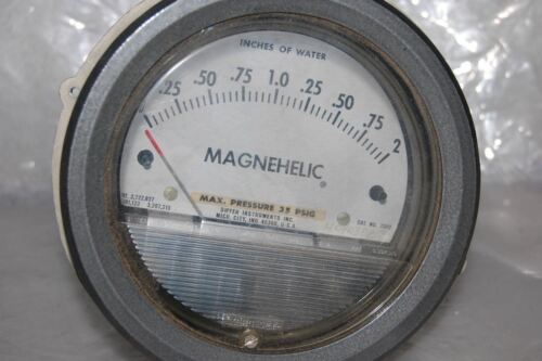 DWYER PRESSURE GAUGE 2002
