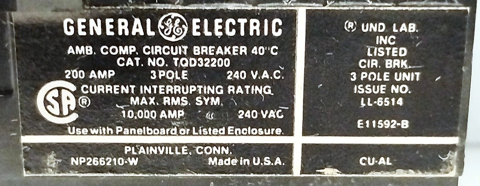 GE TQD32200 240 V AC 200 A 3-Pole Circuit Breaker