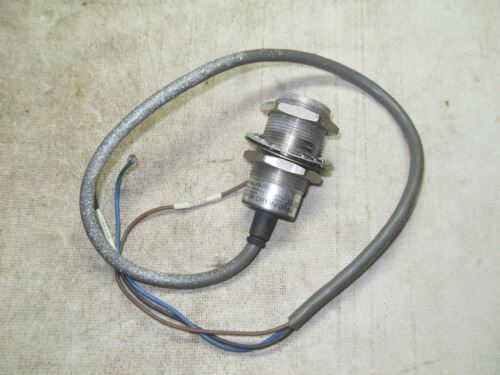 1 Allen-Bradley 871TM-DH10NN30-A2 PROXIMITY SWITCH