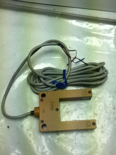 OMRON E3S-GS3E4 PHOTOELECTRIC SWITCH- NO BOX