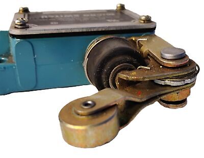 Honeywell Micro Switch BAF1-2RN2-LH Roller Plunger Limit Switch