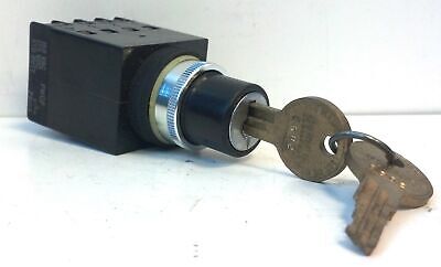 Honeywell Micro Switch 7PA45 125 V DC / 150 V AC 3-Position Locking Key Switch