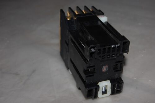 Allen-Bradley 700DC-F400ZJ SER B CONTROL RELAY