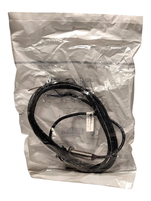 Allen-Bradley 872C-D4NP12-E2 10-30 V DC Unshielded Inductive Proximity Sensor