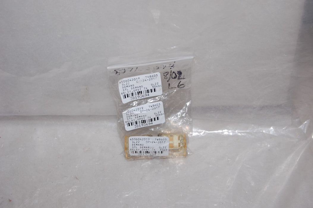 IDEC Relay RH2B-UL-AC220-240V