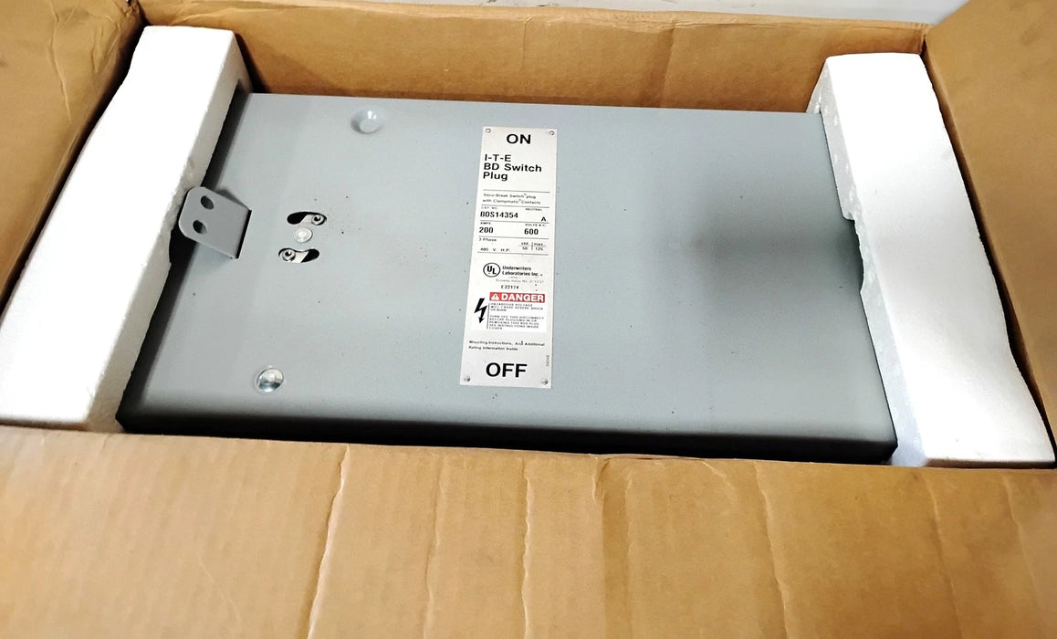Siemens BOS14354 200 A 600 V AC 3 P ITE BD Busway System Plug