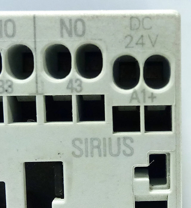 Siemens 3RH1131-2BB40 600 V 10 A Control Relay w/ 24 V DC Coil