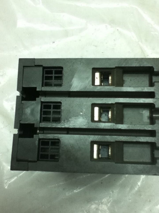 Siemens 3VE4200-0CS00 Circuit Breaker- No Box