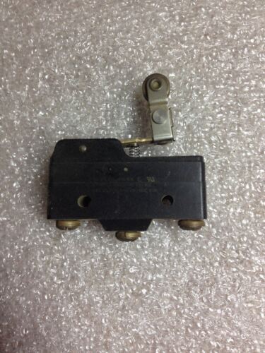 4 Microswitch BZ-2RW826-A2 Snap Action Basic Switches