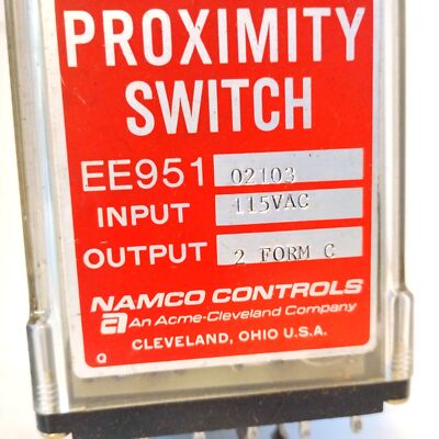 NAMCO EE951-02103 MARKIII 115 V AC DPDT Plug-in Relay for Proximity Switch