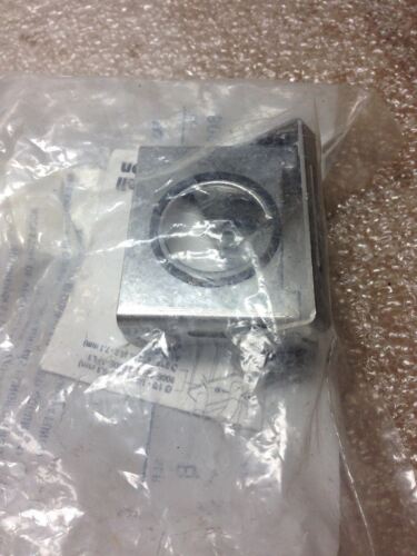 Allen-Bradley 800E-AML1 Lock Attachment for Mushroom Style Push Button