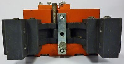 Meto-Fer KZP32/09 Pneumatic Robotic Claw Clamper/Gripper