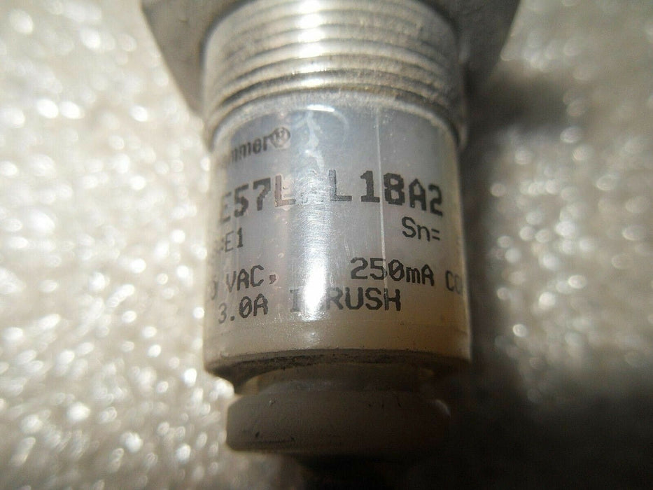 Cutler-Hammer E57LAL18A2 Inductive Proximity Switch