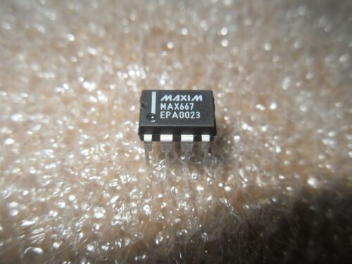 1 LOT OF 2 MAXIM MAX667EPA DC CONVERTERS