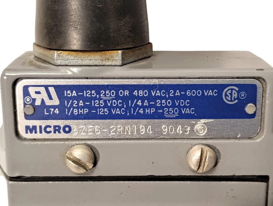 Micro Switch BZE6-2RN194 600 V AC/DC 15 A Plunger Style Limit Switch with Guard