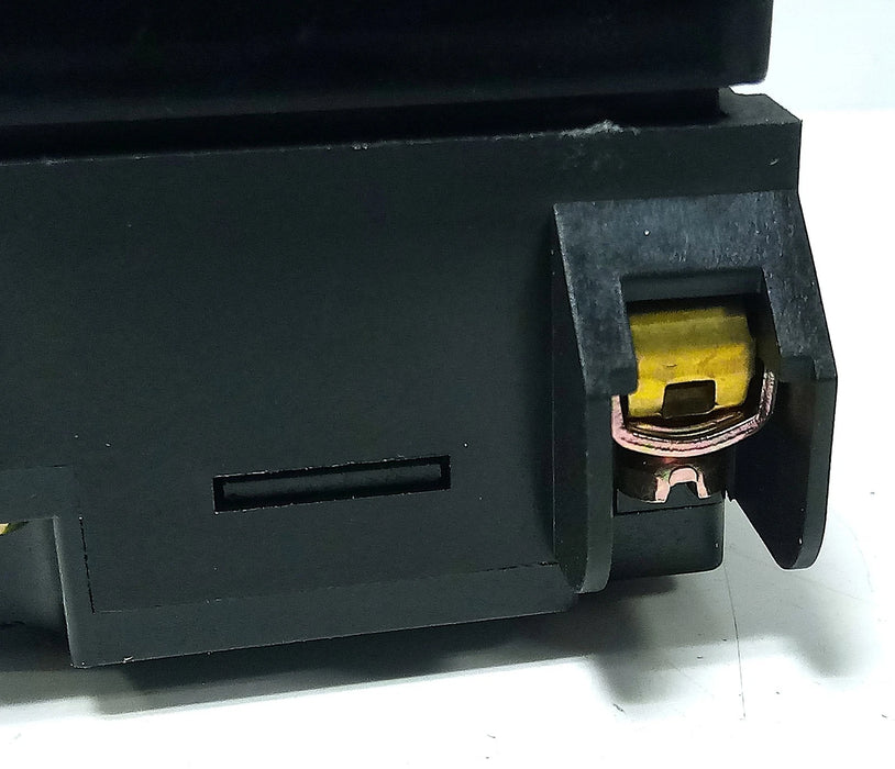 GE CR104PLG32G Oiltight Green Heavy Duty Pilot Light w/ 120 V Transformer