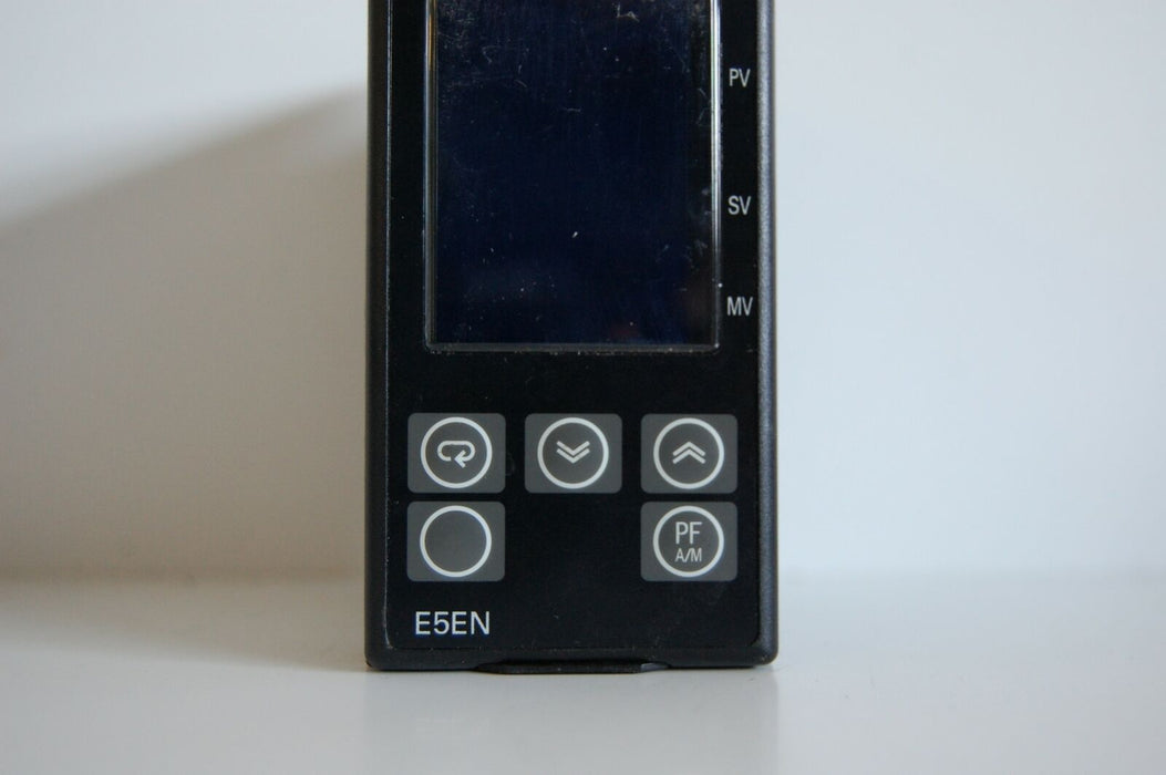 Omron E5EN-R3HBT-N Temperature Controller
