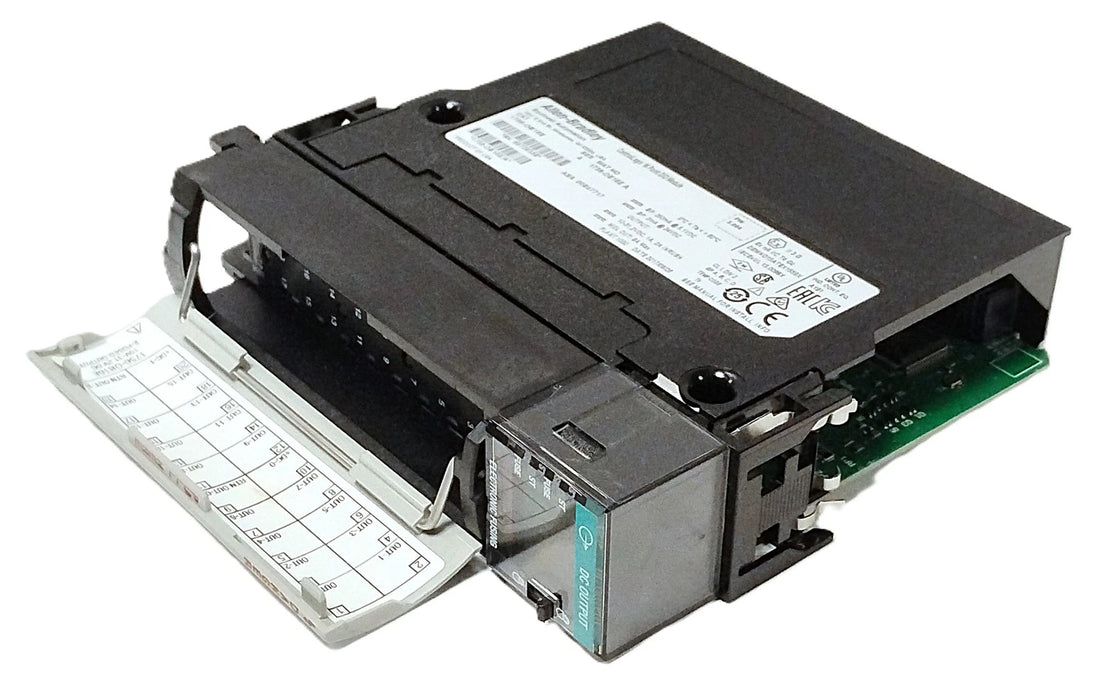 Allen-Bradley 1756-OB16E Ser A FW Rev 3.004 10-30 V DC Digital PLC Output Module