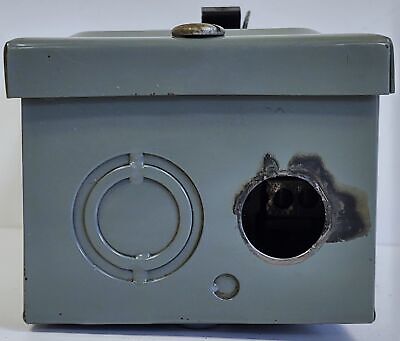Square D QO2L30S Series G1 120/240 VAC Enclosure w/ MG-9402 10 A Circuit Breaker