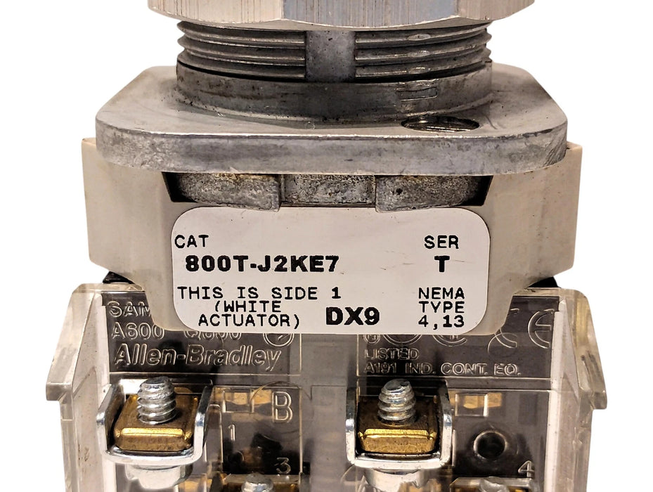 Allen-Bradley 800T-J2KE7B 600V AC/DC 3-Position 30 mm Maintained Selector Switch