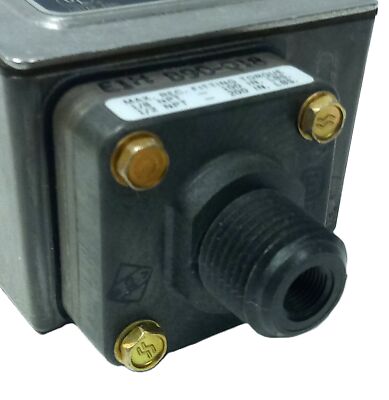 Viking 04702-A A-1 3-90 psi 12-250 V AC/DC 250 mA-10 A Pressure Switch