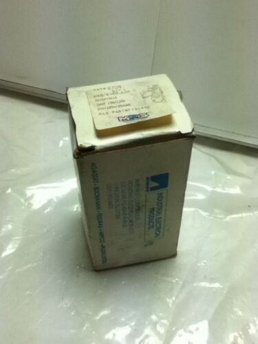 RUSSELSTOLL 8704 Receptacle Outlet