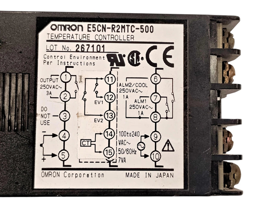 Omron E5CN-R2MTC-500 100-240 V AC 3 A Temperature Controller