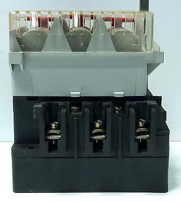Allen-Bradley 194R-NJ030P3 600 VAC 30 A Disconnect w/ 194R-HS4E Operating Handle