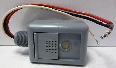 Dayton 2E331 Raintight Photoelectric Switch