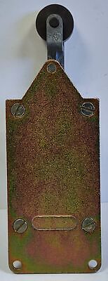 GE CR9440J1D11 Rotary Limit Switch with Roller Lever