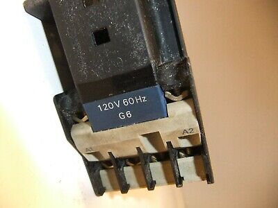Telemecanique CA2DN40G6 Control Relay