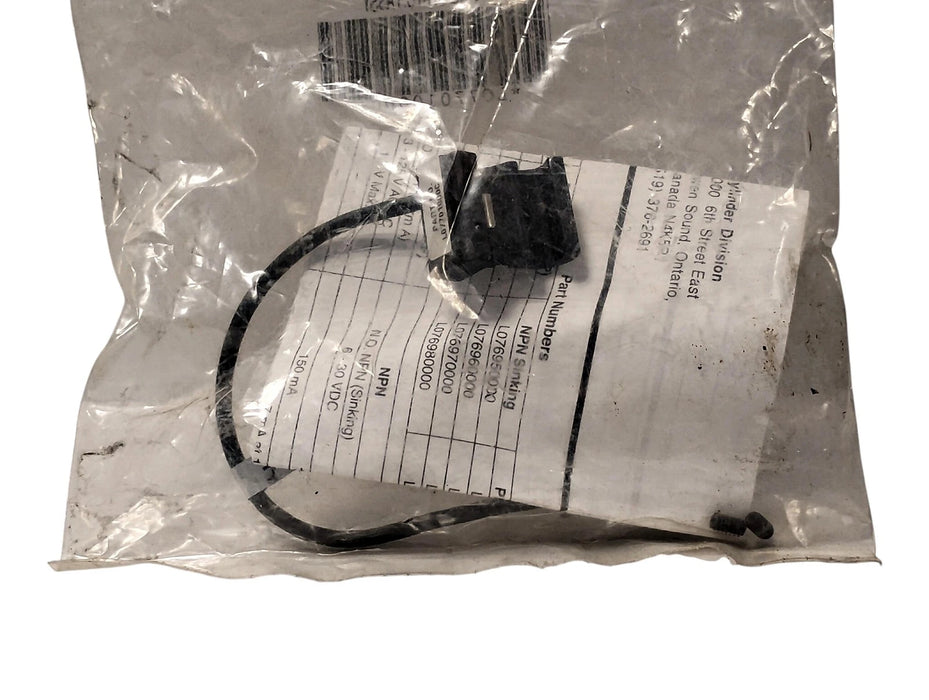 Parker L07701000C 3-125 V AC/DC Solid State Sensor for Pneumatic Acutators