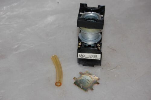 GE CR104ME41611 Amber Lens Square Pushbutton