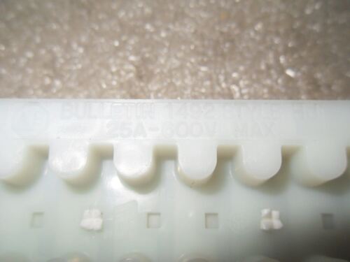 1 Allen-Bradley 1492-HJ812 SURFACE MOUNTED TERMINAL BLOCK