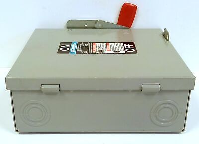 Siemens GF321N 240 V 30 A Fusible Disconnect Switch in a NEMA 1 Enclosure