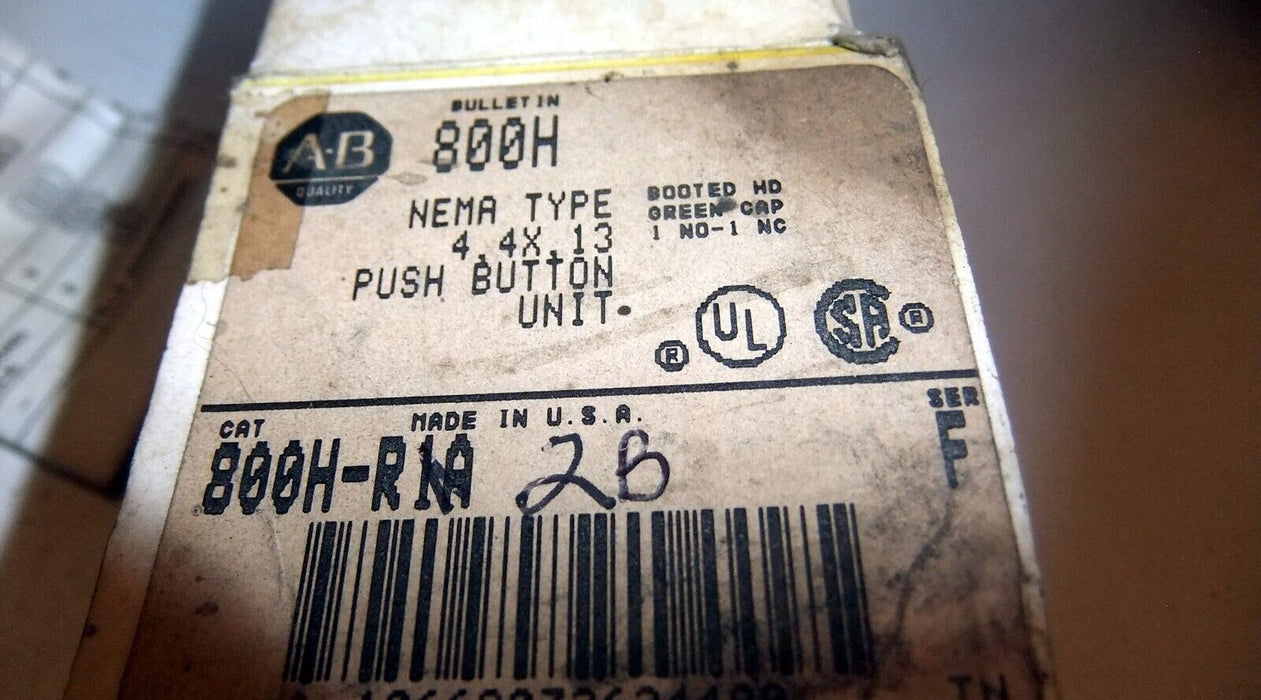 Allen-Bradley 800H-R2B Booted Push Button