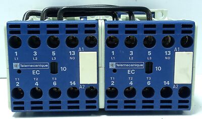 Telemecanique LP2-EC03 690 V AC 16 A 3 Pole Reversing Contactor