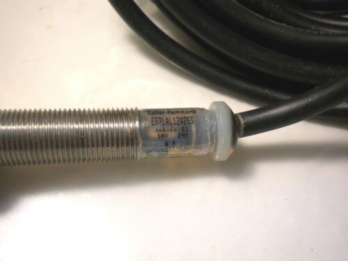 Cutler-Hammer Proximity Switch 12mm E57LAL12A2S5 20-250 VAC
