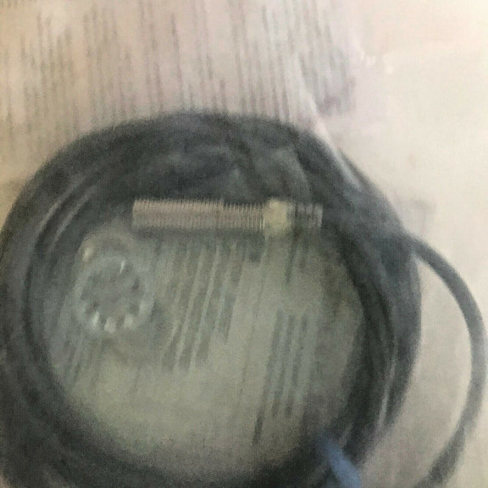 Omron E2E-X3D1-N Inductive Proximity Sensor