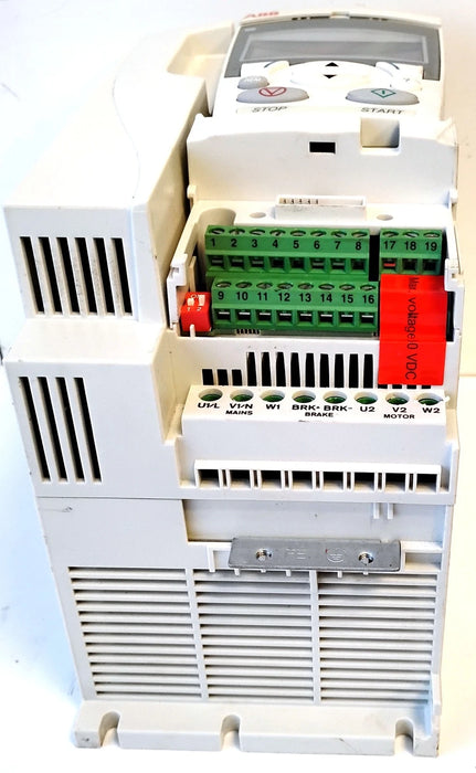 ABB ACS355-03U-17A6-2 200-240 V AC 4 kW 5 HP 17.6 A Variable Frequency Drive