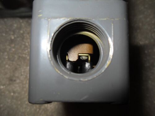 Square D 9007-AW-16 Limit Switch