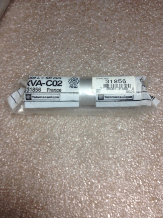 2 Telemecanique XVAC02 Stach Light Tube